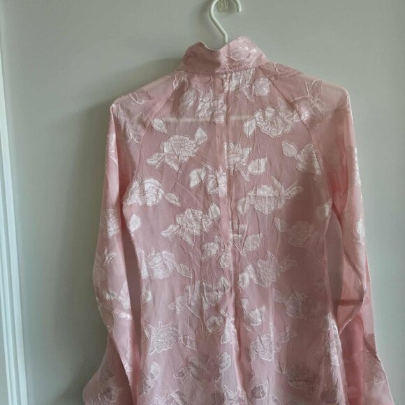 Beautiful semi-sheer Mandarin style blouse - Picture 3 of 6